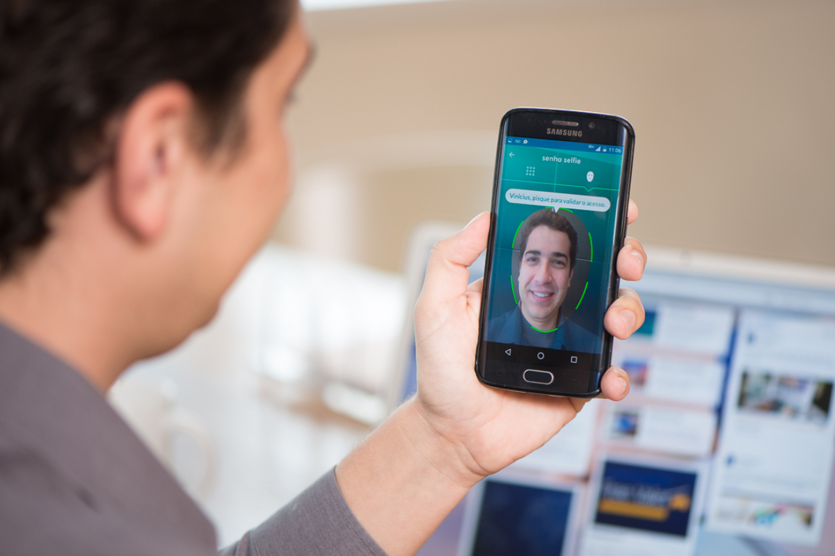 No Banco Neon, autorizações de pagamento podem ser feitas com uma selfie | Banco NeonDivulgação