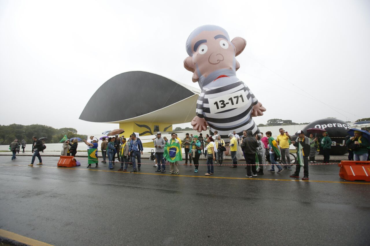 Pixuleco original foi montado no Museu Oscar Niemeyer | Atila Alberti/Gazeta do Povo