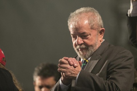 Não é só o tríplex: saiba todas as acusações que pesam contra Lula Lula responde a dois processos em Curitiba e a outros três em Brasília. Além disso existem mais dois inquéritos em curso no STF e um em Curitiba. | Marcelo Andrade/Gazeta do Povo