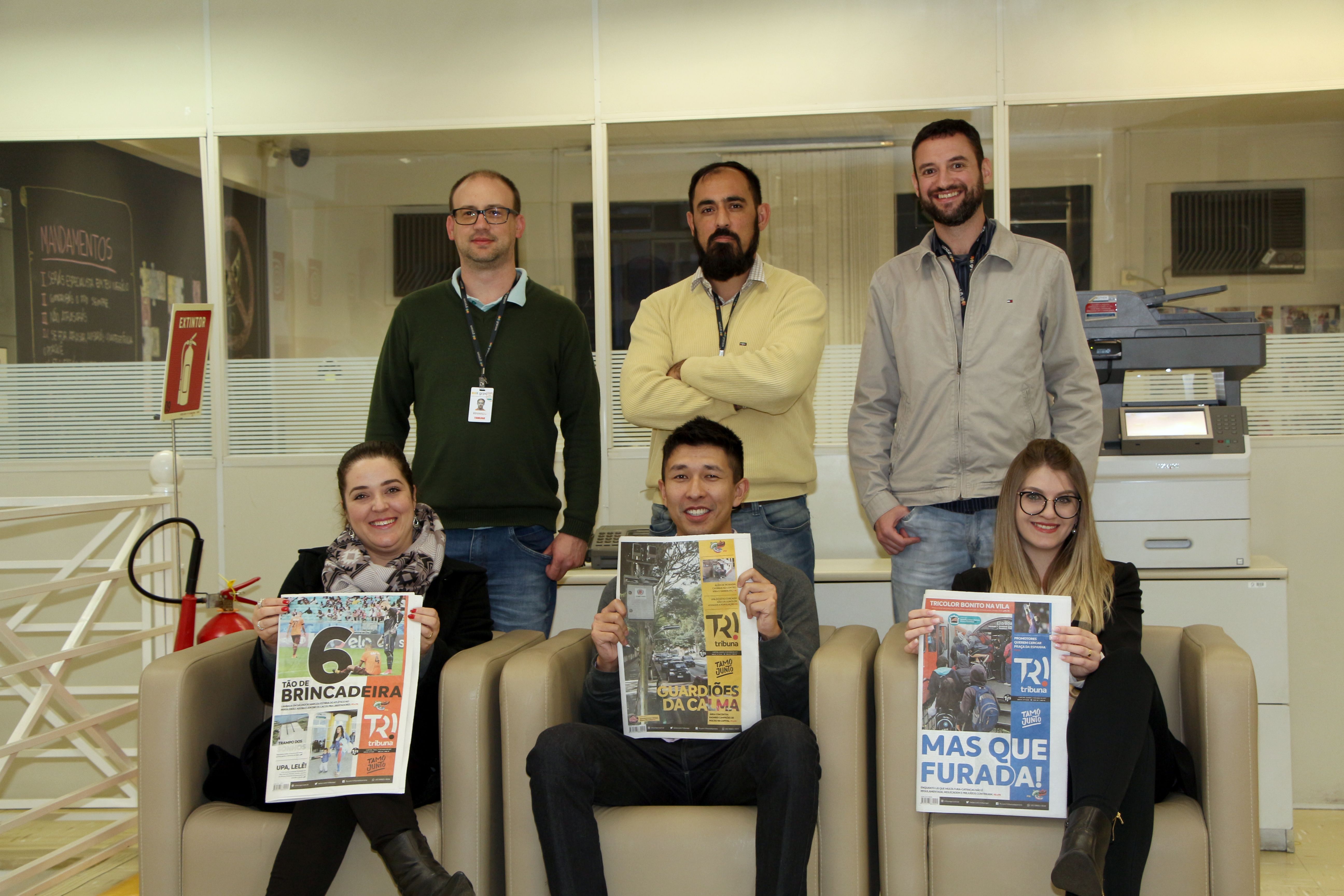 Equipe que participou do desenvolvimento do novo projeto. Em cima: Eduardo Aguida (à esq,), Rafael Tavares e Aldivo Canesso. Em baixo: Kamila Roginski (à esq.), Guilherme Minoru e Loren Napolitano | Atila Alberti/Tribuna do Parana