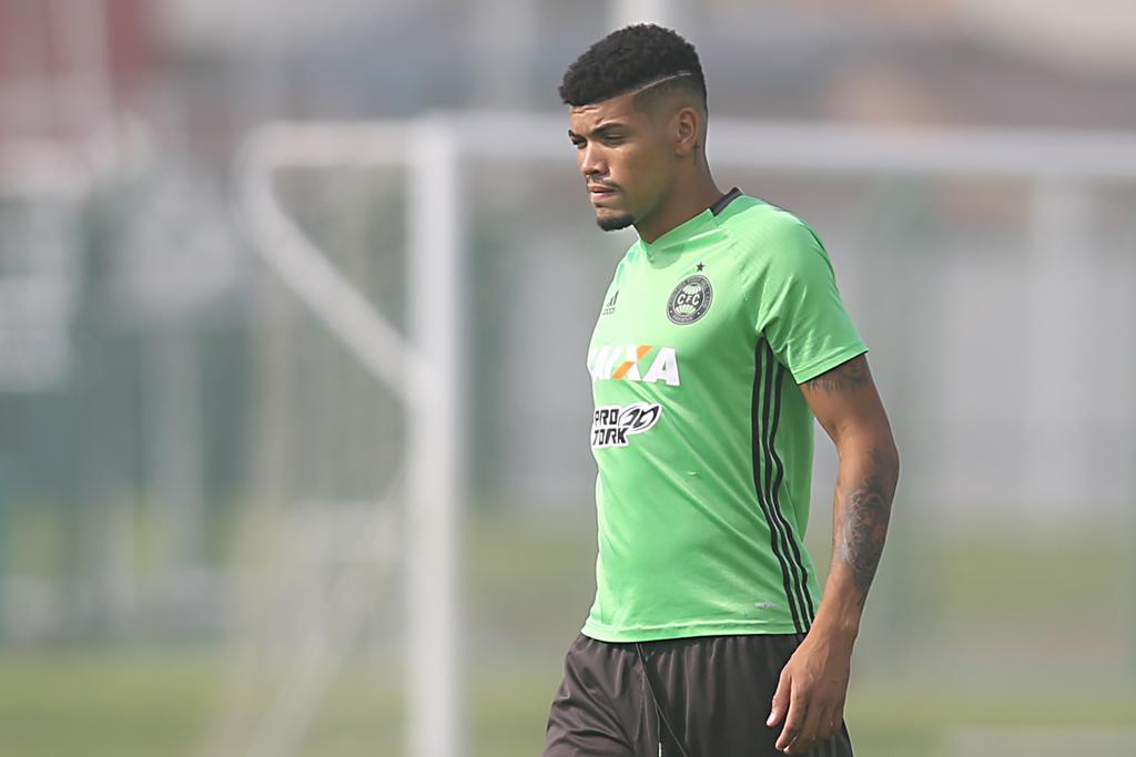 Juninho interessa ao Palmeiras. | Albari Rosa/Gazeta do Povo
