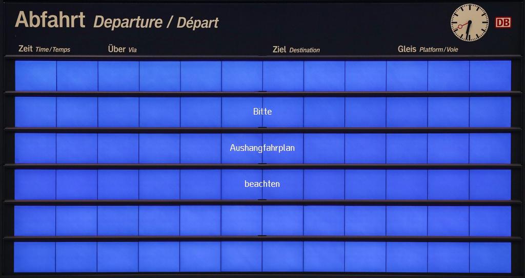 Tela em estação de trem alemã afetada pelos ataques de hackers. | Jan Woitas/AFP