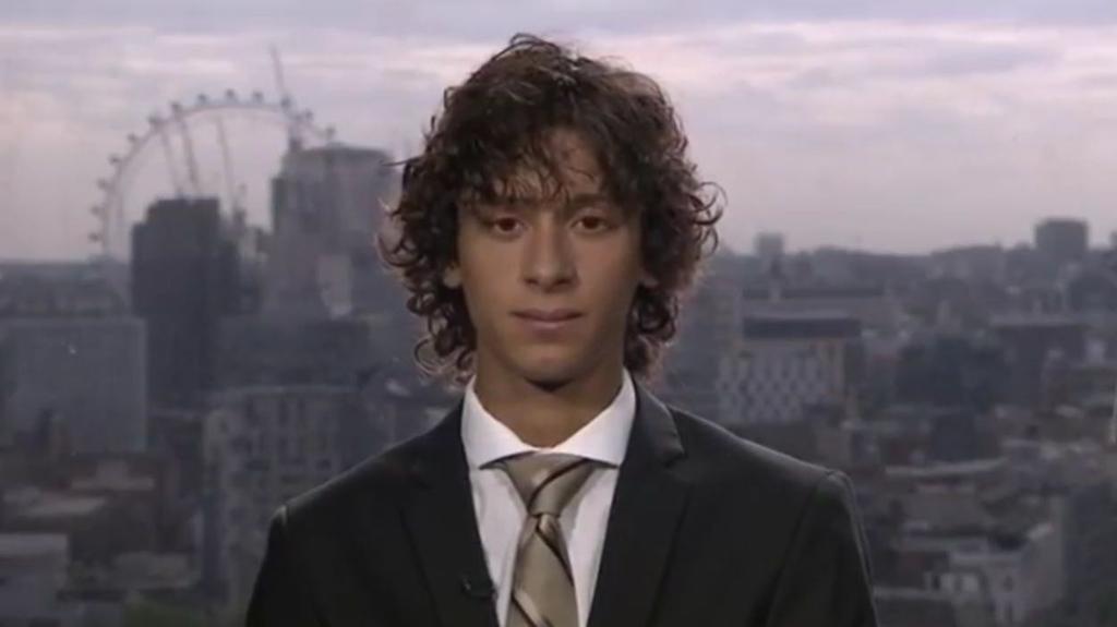 Aos 20 anos, jovem viaja pelo mundo testando assentos de primeira classe como profissão. | Reprodução/Instagram/