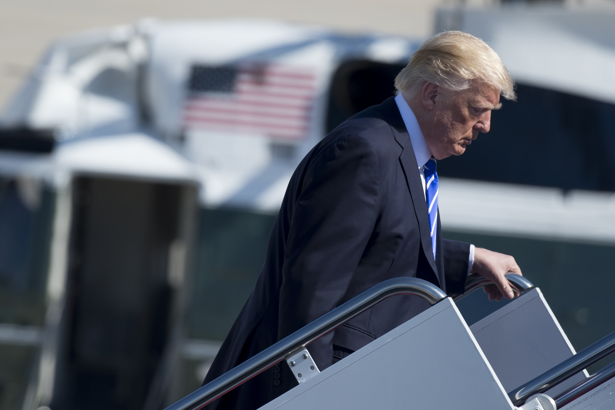 Segundo o jornal ‘The Washington Post’, Trump revelou detalhes secretos da intenção do grupo Estado Islâmico (EI) de instalar explosivos em laptops com a finalidade de fazer explodir aviões comerciais | SAUL LOEB/AFP