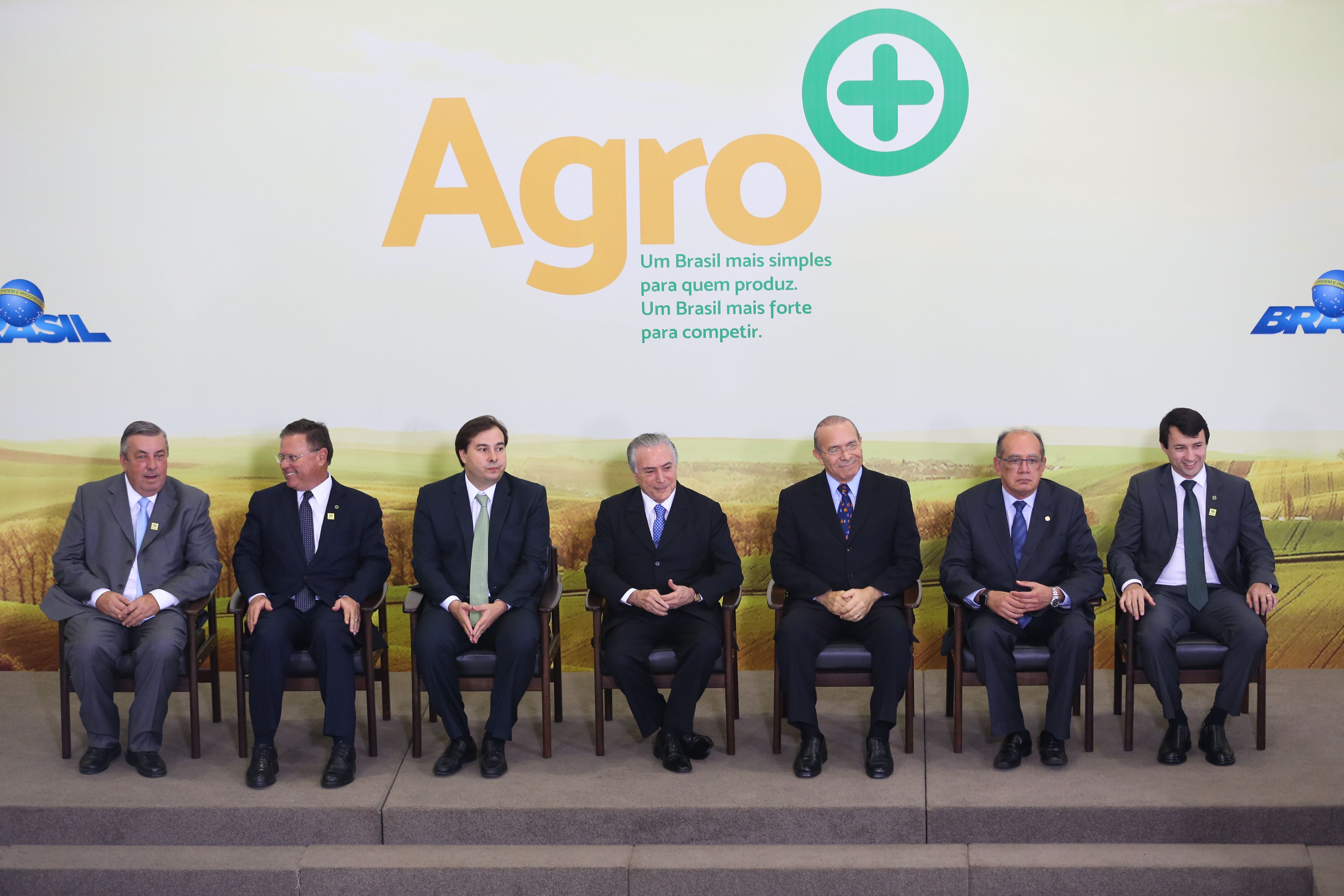 “Das reformas previdenciária e trabalhista a questões fiscais e tributárias – como na permissão da compra de terras por estrangeiros –, temos hoje um governo que ouve pouco a sociedade”, diz o colunista Giovani Ferreira. | Antonio Cruz/Agência Brasil