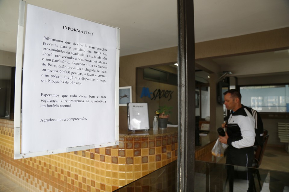 Muitos estabelecimentos do Ahú, próximos à Justiça Federal, não vão abrir na quarta | Aniele Nascimento/Gazeta do Povo