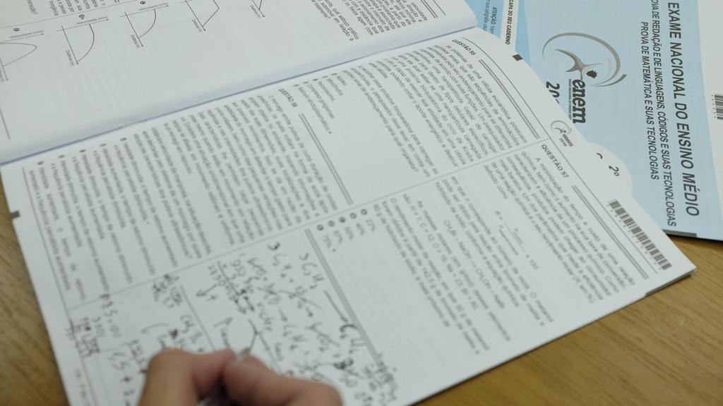 Taxa de inscrição para o Enem 2017 custa R$ 82 e deve ser paga até 24 de maio. | Henry Milleo/Gazeta do Povo