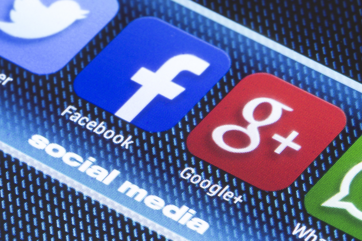 Fora da bolha: os usuários de internet interessados em política consultam, em média, 4,5 diferentes veículos |