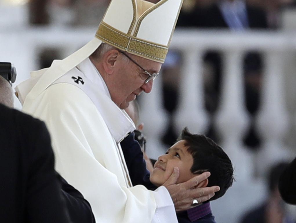 O paranaense Lucas Oliveira recuperou-se de uma grave lesão cerebral sofrida em 2013. Cura foi atribuída a milagre dos irmãos pastorinhos de Fátima. | Alessandra Tarantino/Estadão Conteúdo
