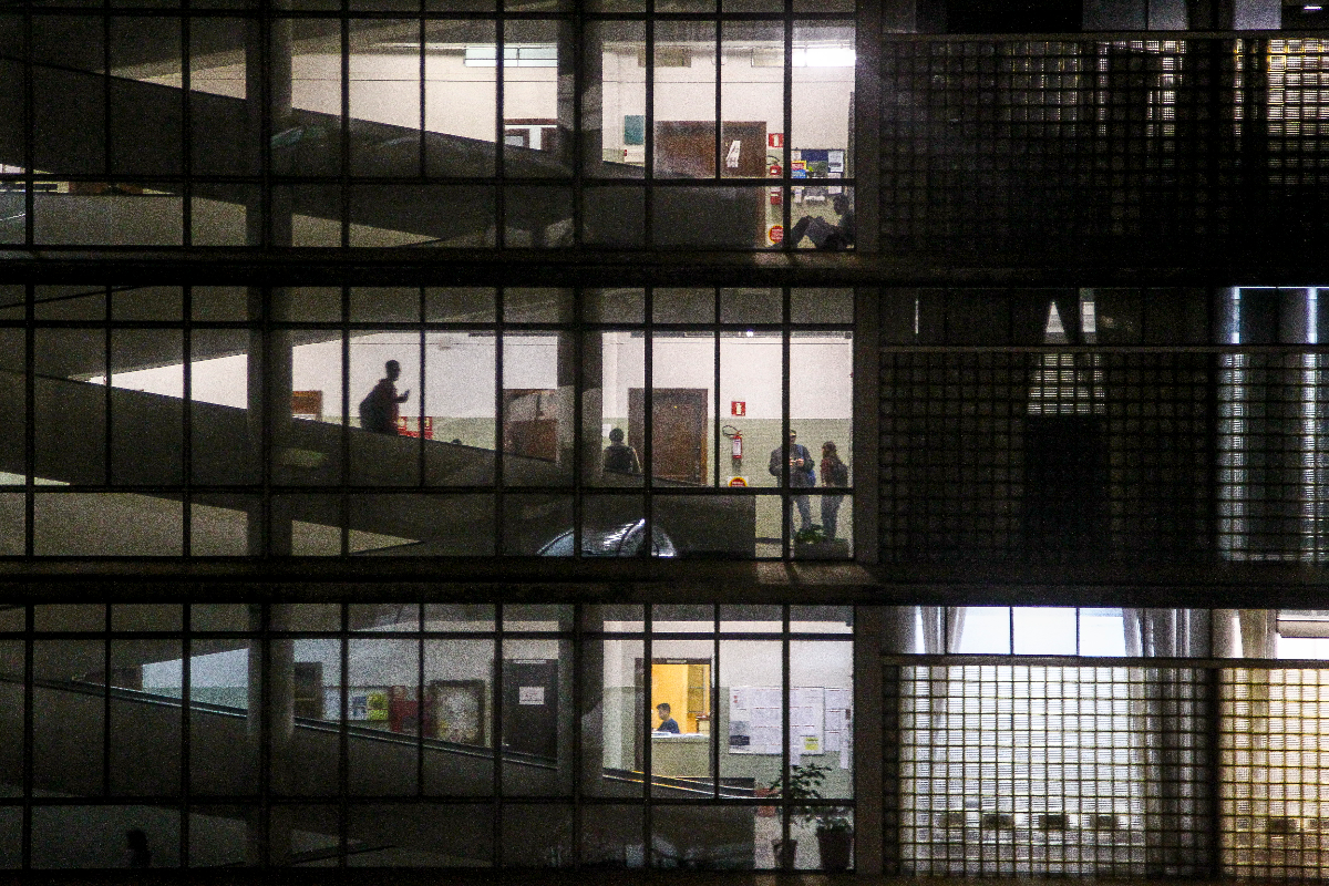 Reitoria da Universidade Federal do Paraná: universitário custa quatro vezes mais do que aluno de escola pública | Daniel Castellano / Gazeta do Povo