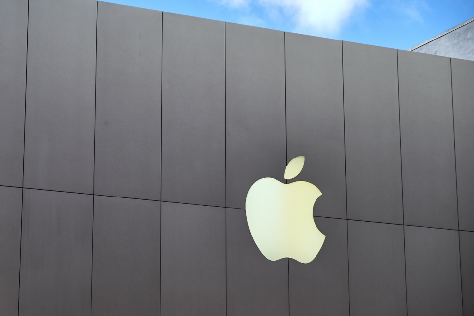 Fachada de uma Apple Store em São Francisco, EUA | Kārlis DambrānsFlickr