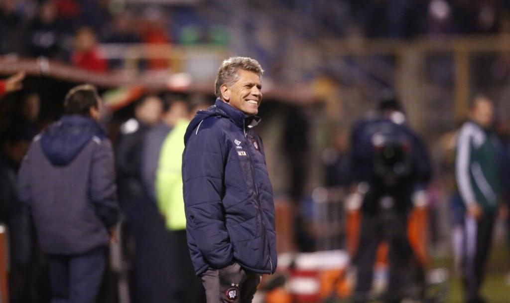 Técnico Paulo Autuori não esqueceu das críticas após a classificação atleticana. | Jonathan Campos – enviado especial/Gazeta do Povo