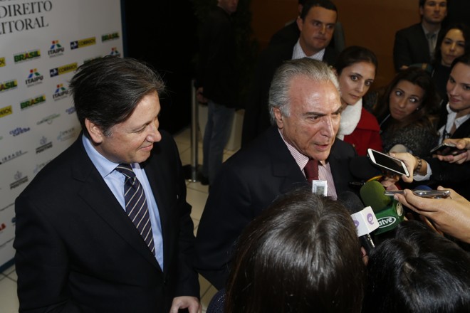 Rocha Loures ao lado de Temer: paranaense era braço direito do presidente. | Henry Milleo/Gazeta do Povo