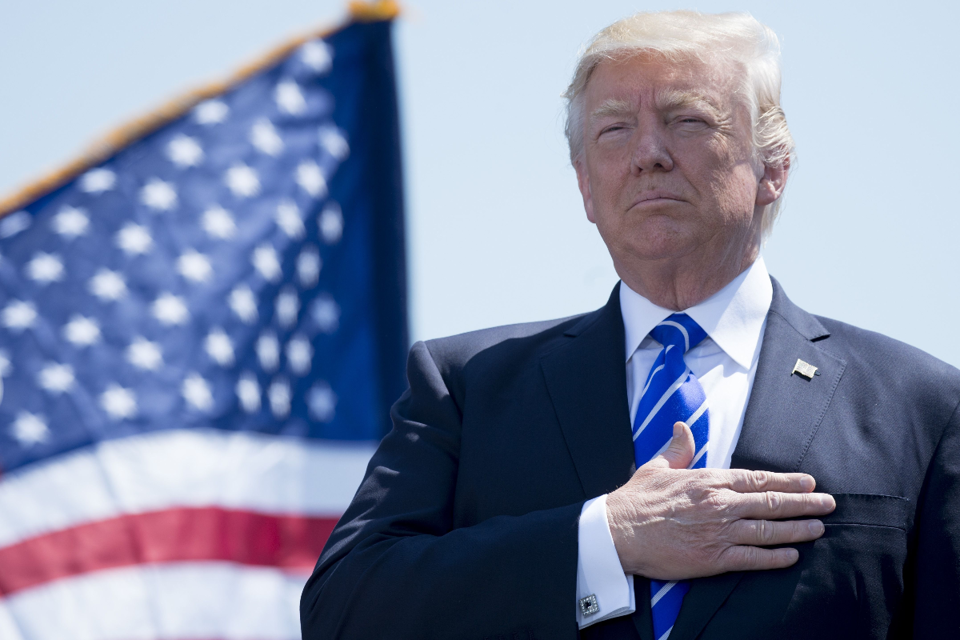 Dois problemas atormentam Trump: a divulgação de informações sigilosas para os russos e a demissão de James Comey, ex-diretor do FBI | SAUL LOEB/AFP