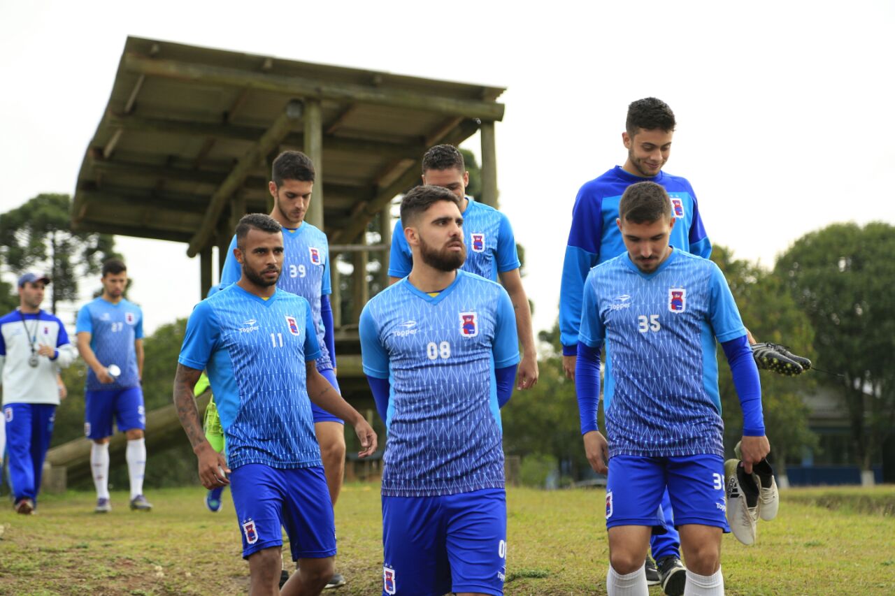 Elenco tricolor durante treino no CT Ninho da Gralha. | Marcelo Andrade/Gazeta do Povo