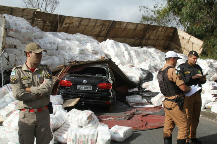 Acidente foi grave e deixou uma pessoa ferida | Gerson Klaina/