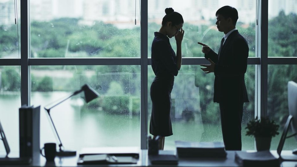 Cinco erros que podem ser fatais para novos executivos. O segredo para o sucesso está em ouvir seus novos colegas. | Bigstock/