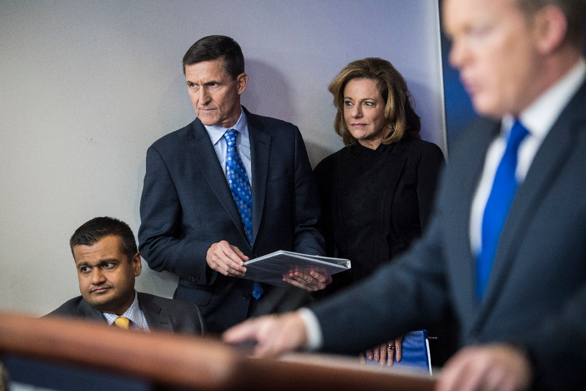 O ex-conselheiro nacional de segurança Michael Flynn (no fundo, ao centro) | Jabin BotsfordThe Washington Post