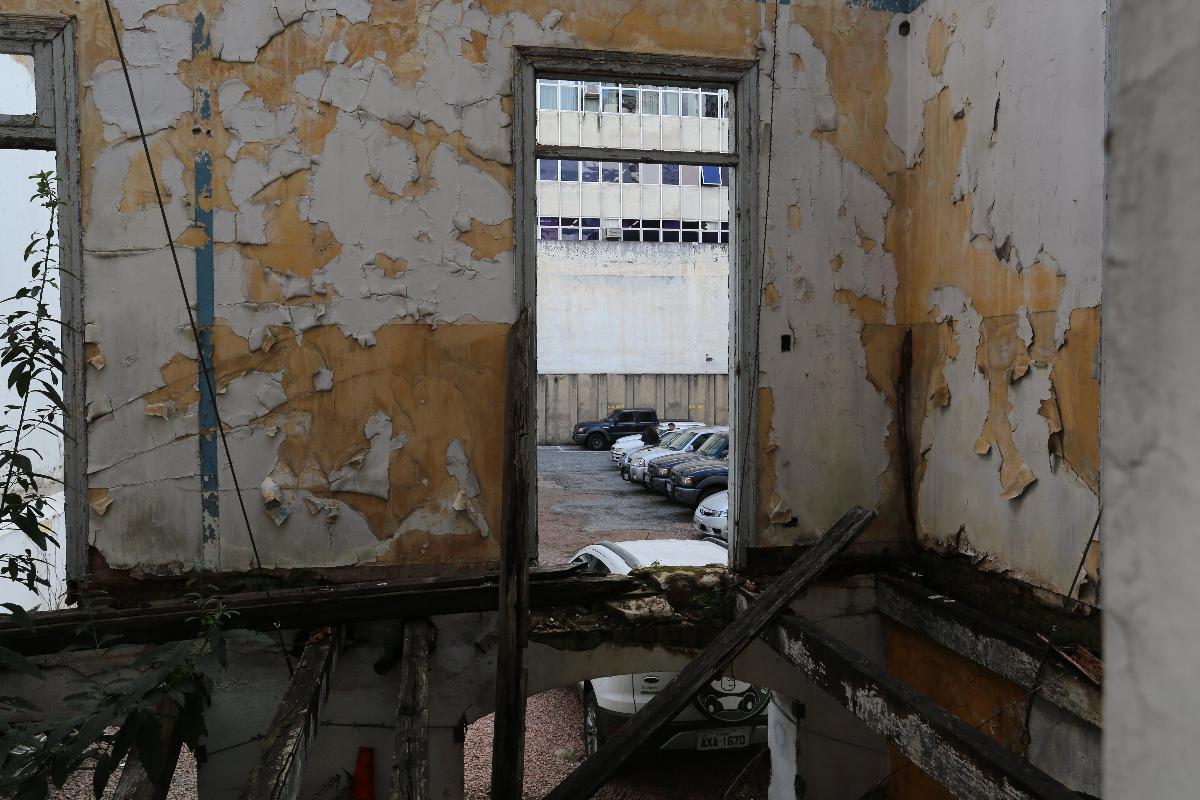 Empresas vivem em estado vegetativo, sem conseguir se reerguer e nem fechar | Ivonaldo AlexandreGazeta do Povo