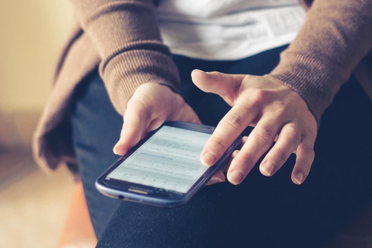 Sempre funcionais, às vezes com pequenos defeitos estéticos, o celular usado caiu no gosto do brasileiro | Pixabay