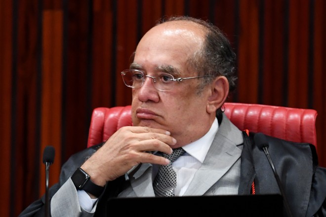 Gilmar Mendes, presidente do TSE, solicitou “cautela” ao relator do processo no momento em que este defendia a cassação da chapa. | Evaristo Sá/AFP