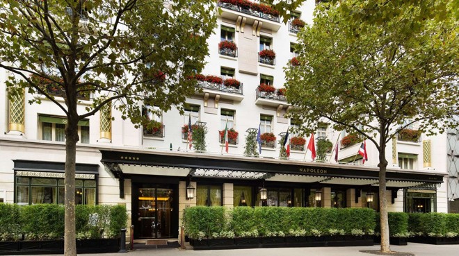 Fachada do hotel Napoléon, em Paris | Reprodução/Hotel Napoléon