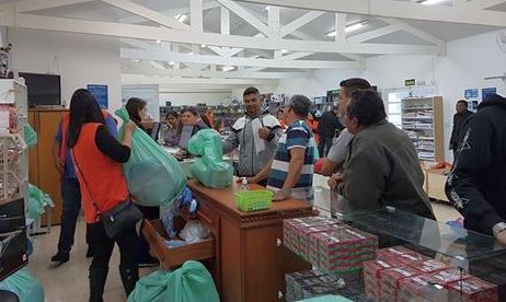 Bazares oferecem mercadorias apreendidas pela Receita Federal | Divulgação/Lar dos Idosos Recanto do Tarumã