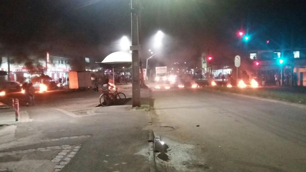 Acesso ao Contorno Sul é bloqueado no CIC | Mara Rúbia de Oliveira/Leitora