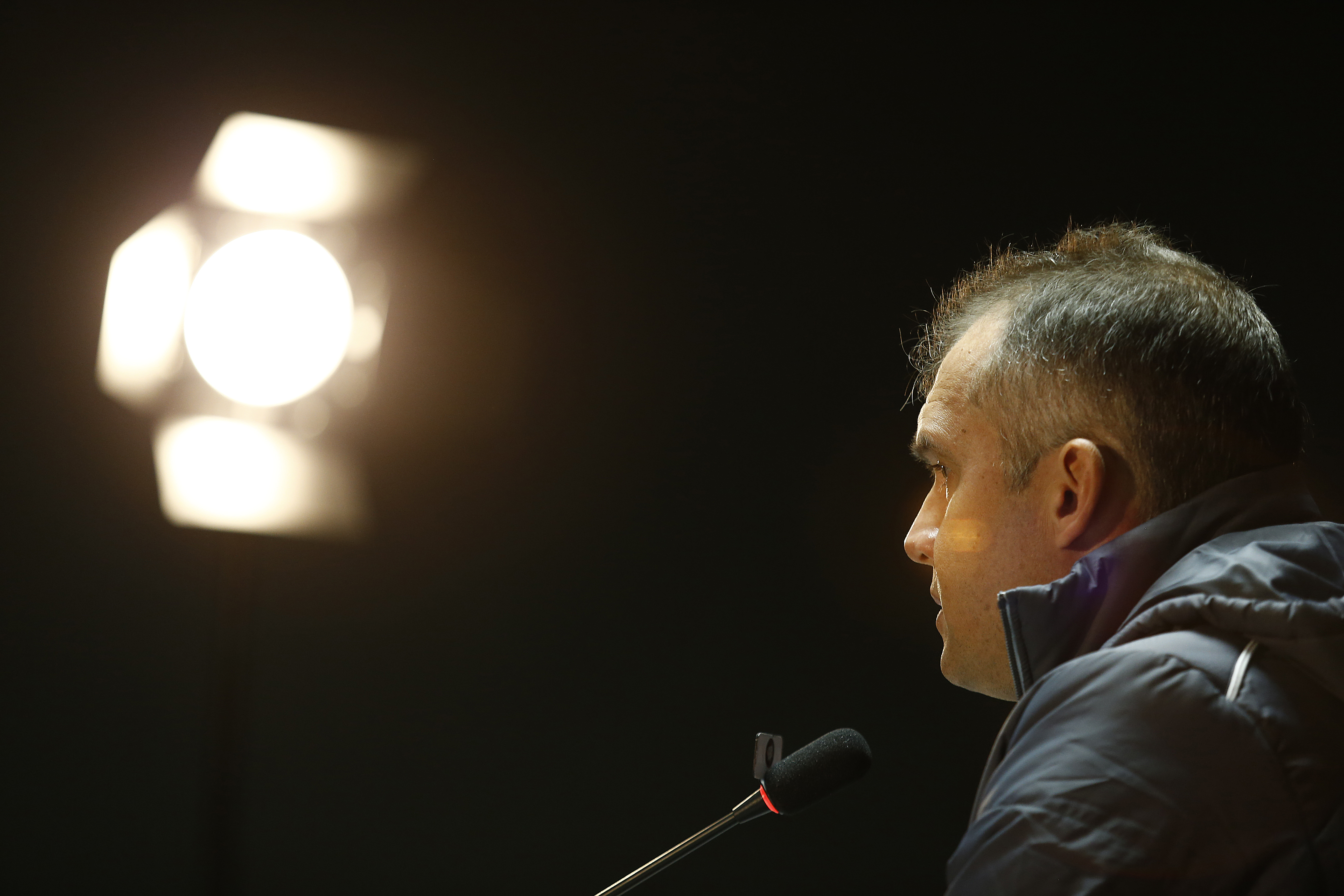 Eduardo Baptista optou por escalar um time misto na Ilha do Retiro. | Jonathan Campos/Gazeta do Povo