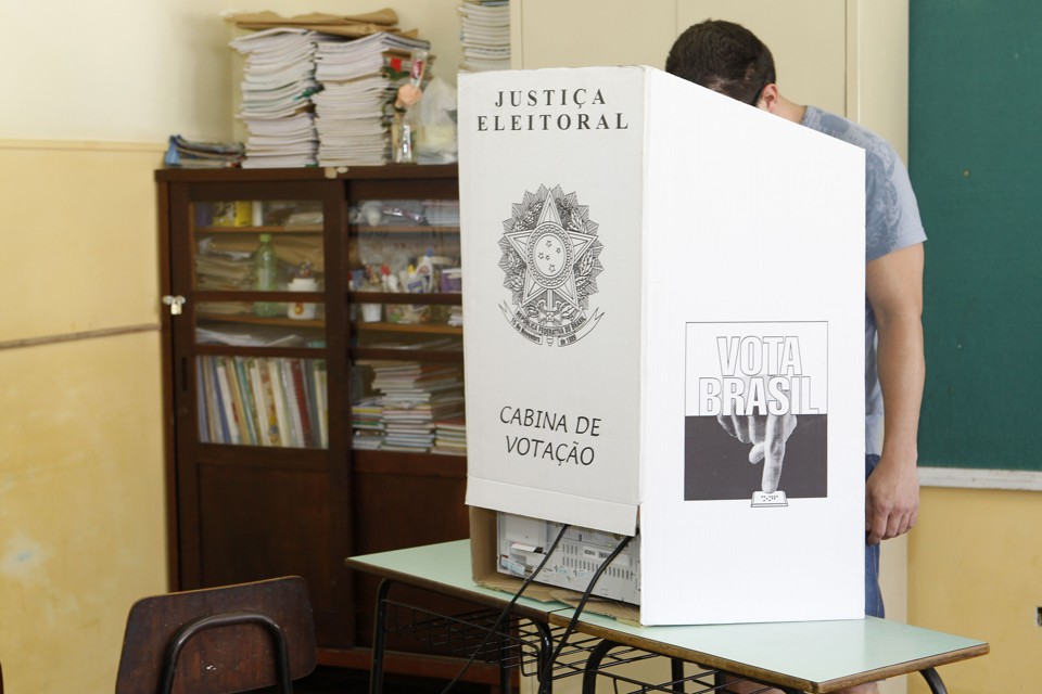 Deus como cabo eleitoral: quem vai coibir abuso do poder religioso nas eleições? | Antonio More/Gazeta do Povo