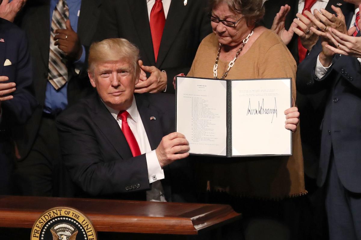 Trump mostra alteração na política em relação a Cuba | JOE RAEDLE/AFP