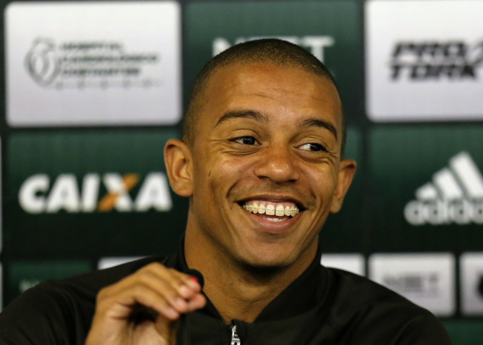 Destaque do Coritiba, lateral celebra estabilidade contratual com o clube Lateral-esquerdo William Matheus tem vínculo de três anos com o Coxa. | /Albari Rosa/Gazeta do Povo
