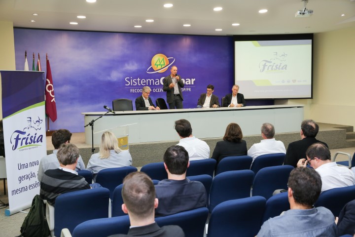 O lançamento da plataforma foi feito no auditório do Sistema Ocepar, em Curitiba. | Divulgação/Frísia