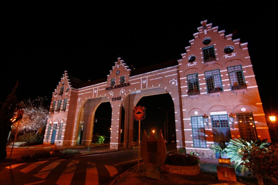 Portal de Holambra: primeira faculdade das flores  do país, a  Faculdade de Agronegócios de Holambra , está instalada na  ‘capital das flores do Brasil’ | Daniel Castellano/Gazeta do Povo