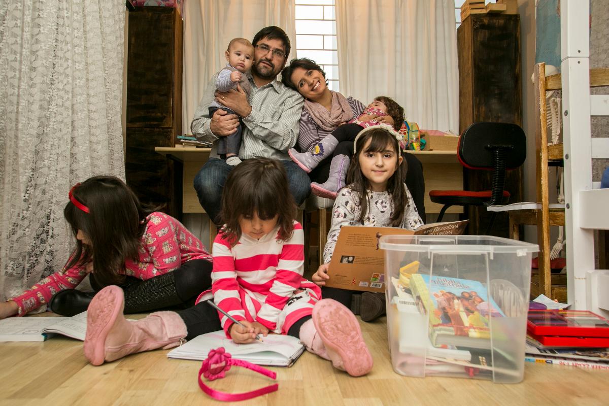 Manoela e Leonel Martins, de Curitiba: opção pelo ensino em casa | Hugo HaradaGazeta do Povo