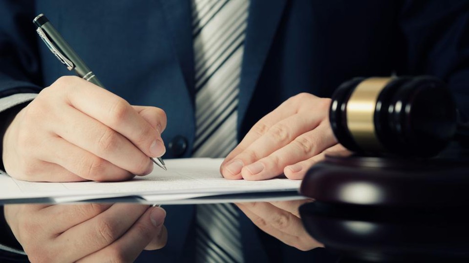 Na maioria dos casos, além da formação, é preciso ter um tempo mínimo de experiência em atividade jurídica | Bigstock/