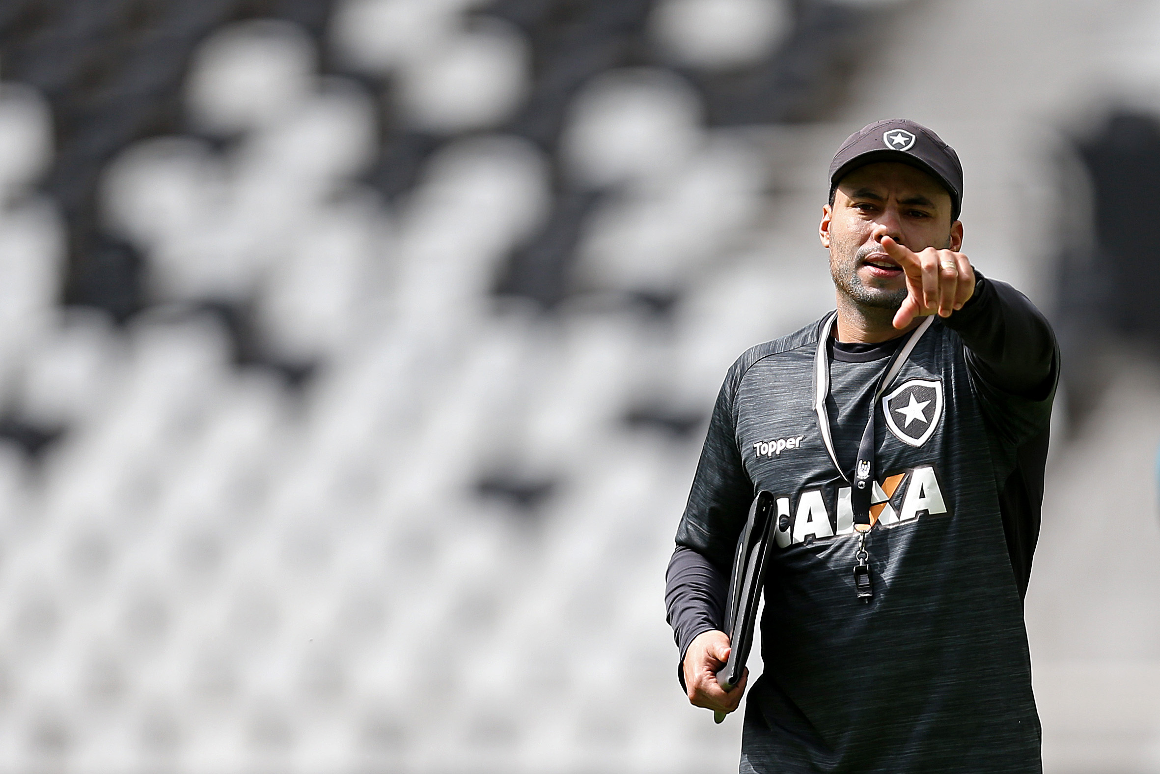 Jair Ventura foi só elogios ao desempenho do Coxa. | Vitor Silva/SSPress/Botafogo