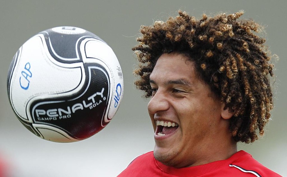 Comprado por R$ 5 milhões, Gedoz deve ser emprestado pelo Atlético Felipe Gedoz: casos de indisciplina estariam o deixando mais longe do Atlético. | Jonathan Campos/Gazeta do Povo