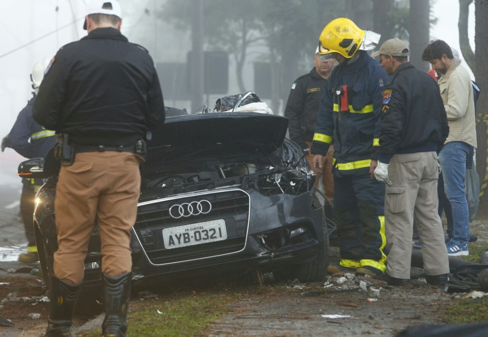 Jogador de futebol morre em acidente no Pinheirinho Acidente matou jogador em via rápida de Curitiba | Aniele Nascimento/