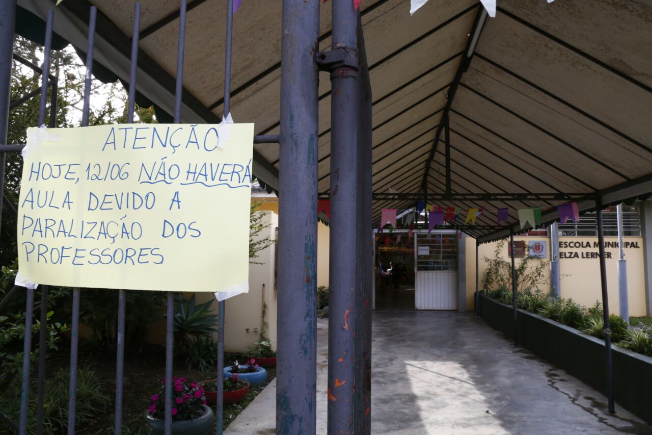 Escola Municipal Elza Lerner, no bairro Cajuru, sem aulas por causa da greve dos servidores | Aniele Nascimento/Gazeta do Povo
