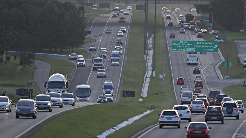 Movimento vai ser intenso ao longo de toda a manhã nas rodovias paranaenses | Jonathan Campos/Gazeta do Povo