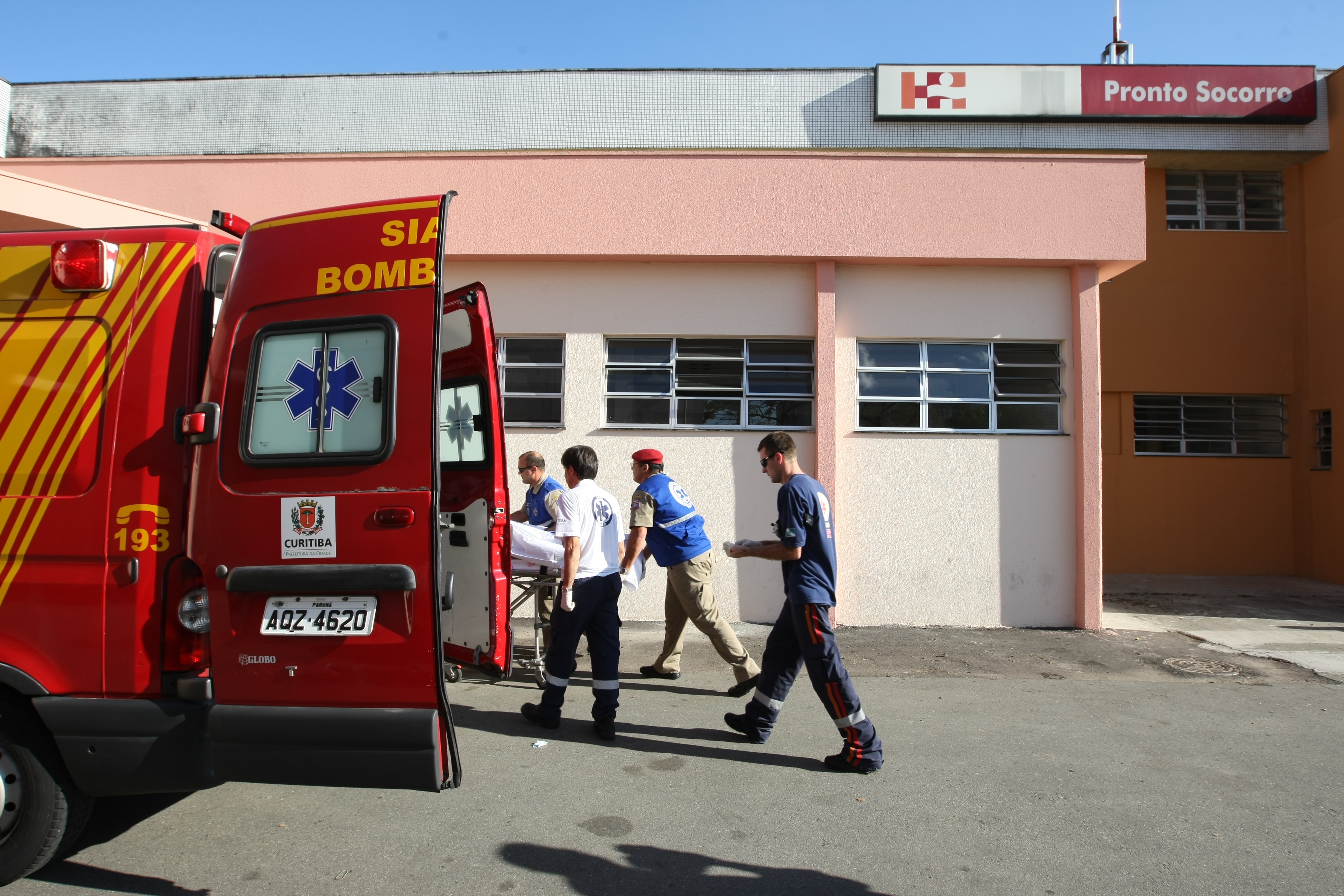 Parte das vítimas foi encaminhada ao Hospital do Trabalhador | Arquivo/Marcelo Elias - Agencia de Noticias Gazeta do Povo