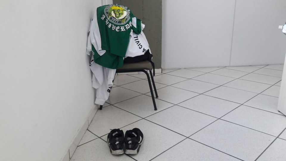 Calçado que suspeito utilizava ajudou na identificação. | Julio Filho/Gazeta do Povo