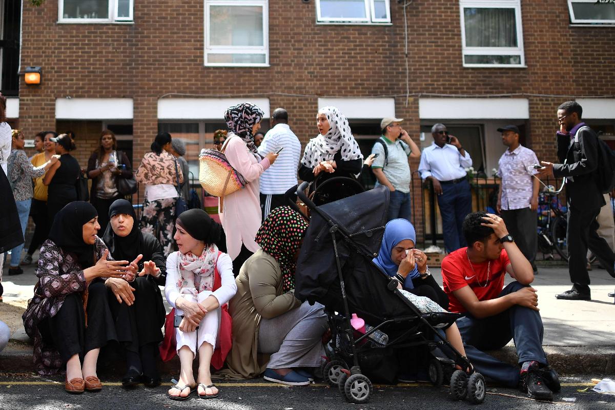 Pessoas afetadas pelo incêndio em edifício de Londres | BEN STANSALLAFP