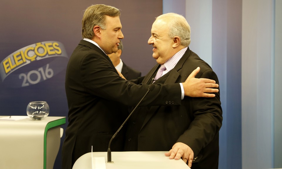 Ney Leprevost (PSD) e Rafael Greca (PMN) durante debate no segundo turno das eleições de 2016 | Pedro Serapio/Gazeta do Povo/Arquivo