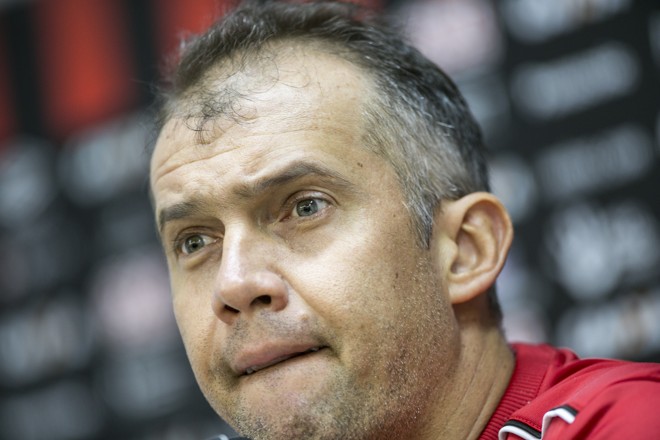 Treinador do Furacão acredita que atletas terão de ir para o “sacrifício”. | Marcelo Andrade/Gazeta do Povo