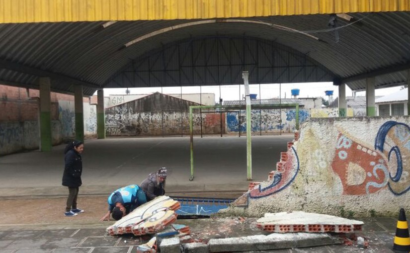 Acidente com criança aconteceu em frente à Escola Municipal Leci Caldeira Scherne | Tribuna do Paraná/ Colaboração/