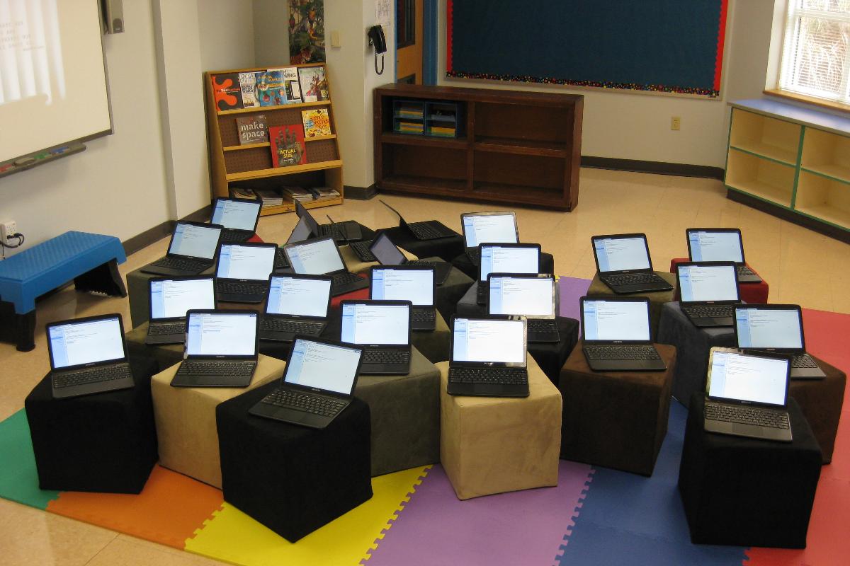 Chromebooks sendo atualizados em sala de aula nos Estados Unidos | Kevin JarrettFlickr