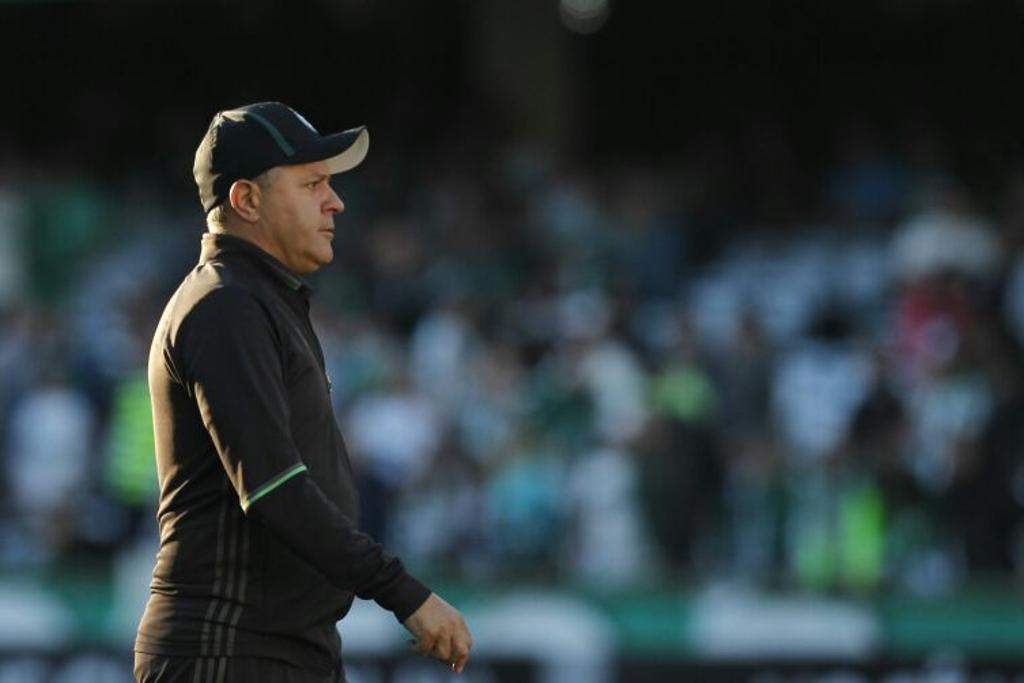 Para o treinador, Coxa precisa de mais uma opção na defesa. | Marcelo Andrade/Gazeta d o Povo
