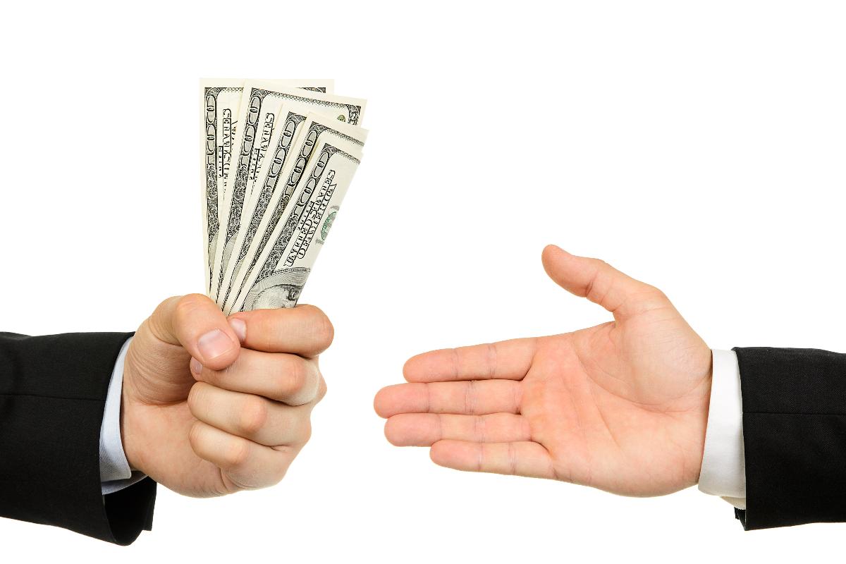 Uma questão de dever ou contexto? | Bigstock